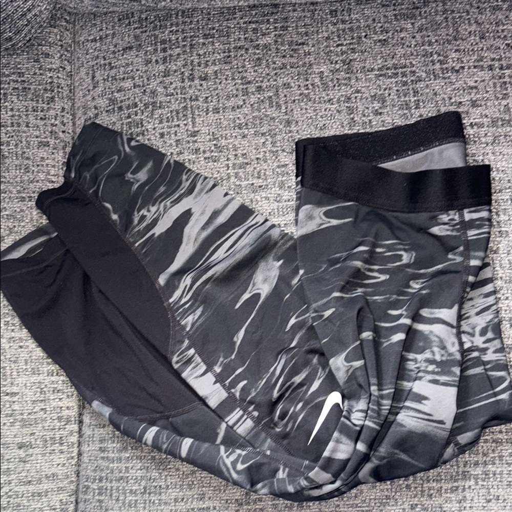 Nike Black and Gray Camouflage Leggings